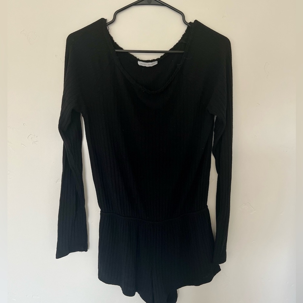 Super soft and light weight long sleeve romper, size S/M